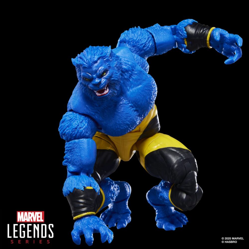 Beast x-men astonishing marvel legends series. Se une a la línea marvel legends series la figura del mutante bestia. Mide 15 cm y cuenta con más de 20 puntos de articulación. Está inspirada en su apariencia en los cómics "astonishing x-men". Incluye 1x cabeza alternativa, 1x par de manos extras y 1x réplica a escala del cómic con la portada de "astonishing x-men saga" de 2006. Cuenta con más de 20 puntos de articulación para recrear poses dinámicas. Se presenta en un blíster ilustrado estilo retro. Unidades limitadas