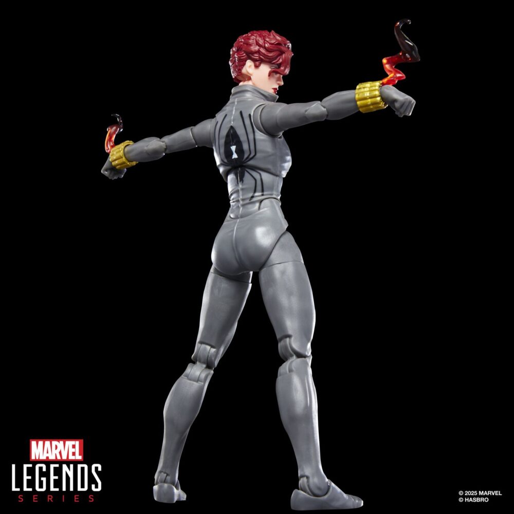 Black widow marvel legends series. Hasbro añade a su colección marvel legends series la figura de viuda negra, basada en su aparición en un icónico cómic de la colección de "the uncanny x-men" en el que hacía equipo con lobezno y el capitán américa. La figura mide 15 cm y se acompaña de 2x manos alternativas, 2x muñequeras con efecto de combate, 2x muñequeras con efecto de humo y 1x réplica a escala del cómic con la portada de “the uncanny x-men #268” de 1990. Su diseño premium y sus más de 20 puntos de articulación permiten reproducir una gran variedad de poses. Se presenta en un blíster ilustrado estilo retro. Unidades limitadas.