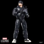 DAREDEVIL THE MAN WITHOUT FEAR MARVEL SERIES. Hasbro incorpora a la colección Marvel Legends Series la figura de Daredevil, inspirada en su aspecto en la miniserie en formato cómic "Daredevil: The Man Without Fear". La figura mide 15 cm e incluye 3x manos alternativas, 1x bastón de combate y 1x réplica a escala del cómic con la portada de “Daredevil: The Man Without Fear #1” de 1993. Sus más de 20 puntos de articulación permiten recrear escenas dinámicas del personaje. Se presenta en un blíster ilustrado estilo retro. UNIDADES LIMITADAS.