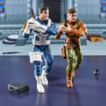PUNISHER Y NICK FURY THE PUNISHER GAMERVERSE MARVEL LEGENDS SERIES. Hasbro suma a la colección Marvel Legends Series este pack de dos figuras articuladas de Punisher y Nick Fury, tal y como aparecen en el clásico videojuego "The Punisher". Cada figura mide aproximadamente 15 cm y está fabricada en ABS de alta calidad, con múltiples puntos de articulación para recrear poses dinámicas. Incluye: 1x cabeza alternativa de Punisher y 4x manos intercambiables para cada uno de los personajes, 1x bate, 1x maletín con dinero, 1x granada, 6x armas de fuego variadas y 1 x efecto de explosión. Se presenta en una caja ilustrada de edición especial. UNIDADES LIMITADAS.