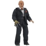 FREDDY TUXEDO NIGHTMARE IN ELM STREET 3 RE-RUN. Neca vuelve a presentar a Freddy Krueger con esmoquin inspirado en la película "A Nightmare on Elm Street 3: Dream Warriors" ("Pesadilla en Elm Street 3: Los guerreros del sueño" en España). Esta figura vestida mide 20 cm y lleva un traje de tela con pajarita a rayas rojas y verdes. Incluye 1x réplica de la casa nº 1428 de Elm Street con luz LED. Se entrega en una caja con ventana apta para coleccionistas.
