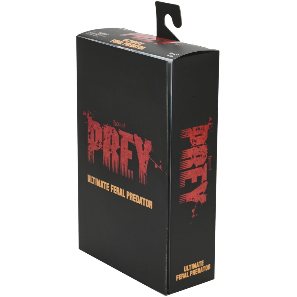 Ultimate feral predator prey. Neca vuelve a presentar la figura ultimate del predator que aparece en la película "prey", ambientada hace 300 años. Este depredador alienígena altamente evolucionado mide más de 20 cm de alto y reproduce con precisión su aspecto en la película. Incluye 1x máscara, 1x arpón, 2x lanzas (cerrada y desplegada), 2x escudos (abierto y plegado), 2x mandíbulas, armas adicionales y 7x manos intercambiables. Se entrega en una caja con solapa frontal apta para exhibición.