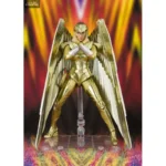 WONDER WOMAN 84 S.H. FIGUARTS GOLDEN AMOR. Tamashii Nations presenta la nueva figura de Wonder Woman con su armadura dorada, de la nueva película Wonder Woman WW84 para la coleccción S.H. Figuarts. La figura articulada de unos 15 cm incluye una base para soportar sus alas en pose dinámica, además de una cabeza opcional, tres pares de manos opcionales, un Lazo de la Verdad enrrollado que se puede mostrar en su cinturón y un Lazo de la Verdad estirado por encima de su cabeza. También incluye una base soporte para exposición.