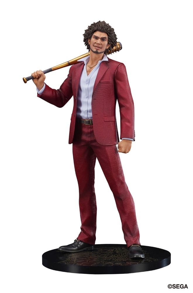 Digsta ichiban kasuga yakuza estatua pvc.  en el mundo de yakuza, ichiban kasuga es el nuevo protagonista principal, quien tomó el relevo de kazuma kiryu. Originario de kamurocho, este ex yakuza destaca por su optimismo inquebrantable y su fuerte sentido de la justicia, incluso en las situaciones más difíciles. Su papel en la historia se define por su determinación de proteger a sus seres queridos y de darle un nuevo sentido a su vida a pesar de su turbulento pasado. Esta figura lo muestra con su atuendo característico: un llamativo traje rojo combinado con una camisa blanca abierta. Su carisma es inmediatamente reconocible, y su postura refleja una actitud relajada y segura, capturando a la perfección su personaje en la saga. Su rostro, con su sonrisa segura y su cabello rebelde, transmite su calidez y espíritu de lucha. El diseño es fiel al personaje: el traje rojo presenta una textura detallada, mientras que los zapatos negros completan la elegante apariencia. La figura también ofrece una opción con ichiban sosteniendo un bate sobre su hombro, símbolo de su singular estilo de lucha en yakuza: like a dragon. La base negra decorada garantiza estabilidad y añade un acabado pulido a la exhibición. Hecha de pvc, la figura mide aproximadamente 17 centímetros de altura. La textura del traje, los finos detalles faciales y las proporciones precisas resaltan su meticulosa elaboración. Con su postura segura y sus opciones de accesorios, esta figura incorpora a la perfección la energía y la presencia de ichiban kasuga a tu colección.