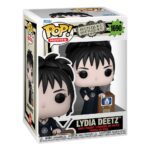 LYDIA DEETZ BEETLEJUICE 2 FUNKO POP. Figura de vinilo de la línea 'POP!', tamaño aprox. 9 cm. Nos presenta a la icónica gótica del universo Beetlejuice con su inconfundible estilo sombrío y elegante. Con su vestido negro, velo corto y cámara fotográfica en mano, esta versión está inspirada en su regreso en Beetlejuice 2, reflejando su madurez sin perder la esencia excéntrica que la hizo inolvidable.