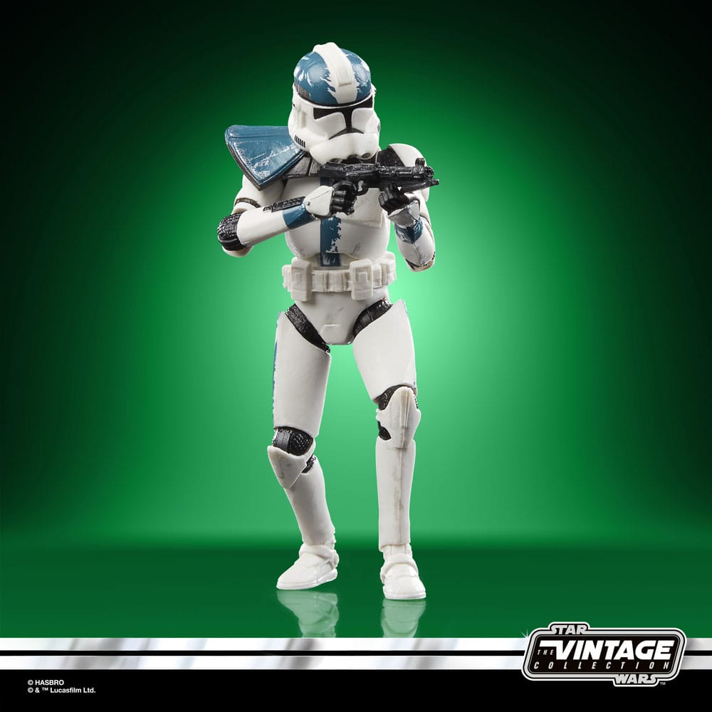 Captain howzer vintage collection star wars episode vi 40th anniversaey. Desplegado en ryloth por la república durante la guerra de los clones, ahora el capitán clon howzer sirve al imperio en el planeta y ha prometido proteger y defender a su pueblo. Celebra el legado de star wars, la emocionante saga espacial de una galaxia muy, muy lejana, con las figuras y vehículos premium a escala de 9,5 cm de star wars la colección vintage. Las figuras de acción cuentan con diseño y detalles premium, incluyendo los embalajes, además del decorado inspirado en la ficción con calidad de artículo de colección que los fans tanto aprecian. Con detalles realistas y múltiples puntos de articulación inspirados en star wars: la remesa mala, esta figura coleccionable de capitán clon howzer a escala de 9,5 cm, de star wars la colección vintage, es un gran regalo para los fans y coleccionistas de star wars.
