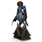 DÉMONA GARGOYLES ART SCALE 1/10. Del clásico de culto Gárgolas, Demona cobra vida en esta estatua de Iron Studios Art Scale 1/10. Con una escultura dinámica y detalles fieles, esta pieza captura la esencia feroz del personaje icónico.
