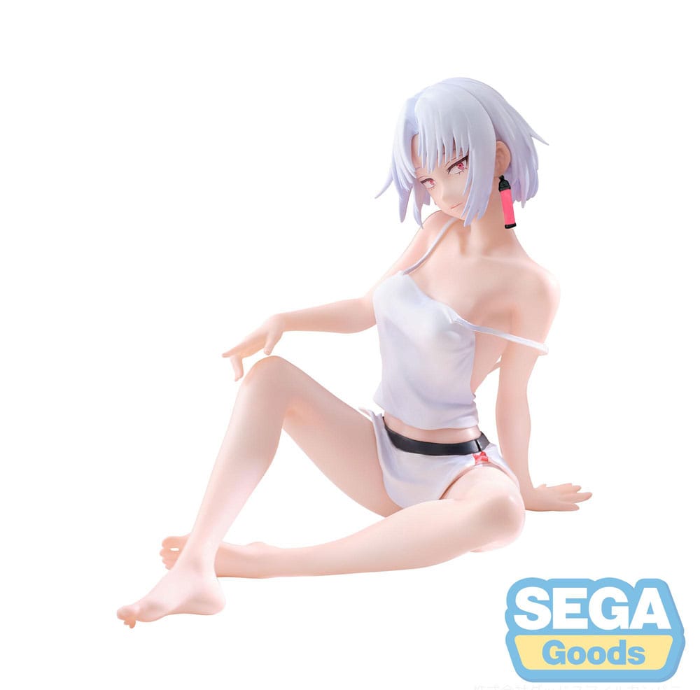 Drake yumemirize goddess of victory: nikke estatua pvc. Sumérgete en el mundo de goddess of victory: nikke con esta impresionante figura de drake, miembro del equipo de combate especializado. Esta figura de pvc, de aproximadamente 10 cm de altura, forma parte de la colección yumemirize de sega, conocida por sus poses elegantes y delicadas. Drake aparece aquí en una pose relajada y seductora, sentada y ligeramente inclinada hacia atrás. Su carismático aura y su intensa mirada captan inmediatamente la atención, enfatizando su naturaleza poderosa y misteriosa. Vestida con un ligero traje blanco, la figura destaca los rasgos distintivos de drake, incluyendo su corto cabello plateado y sus sofisticados accesorios de combate, reflejando su papel en el videojuego. Los detalles de la figura están meticulosamente elaborados, desde los pliegues de su ropa hasta su expresión facial segura y atrevida. A pesar de su tamaño compacto de 10 cm, esta pieza es un verdadero tesoro para cualquier fan de goddess of victory: nikke, ya que combina la estética y el acabado de calidad típicos de los productos de sega.