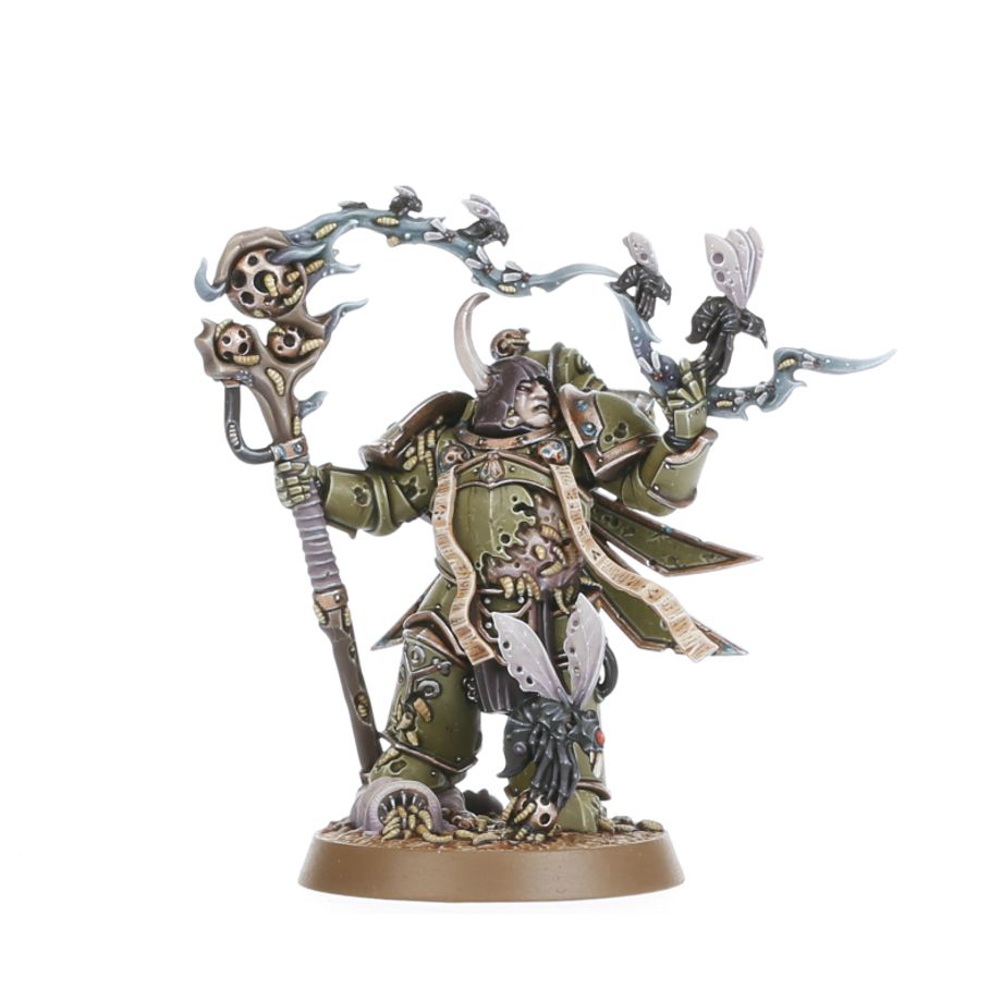 KILL TEAM: CAJA DE INICIO (ESPAÑOL) Kill team: caja de inicio (español). En el despiadado universo del lejano futuro, los proyectiles explosivos silban en el aire, las espadas sierra se revolucionan ávidas de sangre y los pies blindados golpean contra un suelo accidentado. Aquí y ahora, la batalla depende de la temeridad de un simple puñado de guerreros. ¿tienes lo que se necesita para comandarlos y llevarlos a la victoria? Kill team es un juego de mesa lleno de acción con intensas escaramuzas ambientadas en el 41. º milenio, el telón de fondo de warhammer 40,000. Esta caja de inicio contiene todo lo que dos jugadores necesitan para dar sus primeros pasos en kill team. Contiene dos comandos completos: los sobrehumanos marines espaciales de los ángeles de la muerte y sus corruptos homólogos, los infectos marines de plaga de la guardia de la muerte. Además, contiene todas las demás herramientas y accesorios que necesitas y una serie de escenarios introductorios para que te familiarices con los conceptos básicos de las batallas tácticas ultrarrápidas. También trae tres láminas de terreno fabricadas en madera fdm con ilustraciones impresas: solo hay que encajarlas, sin necesidad de pegamento ni pintura, y se desmontan de nuevo fácilmente para guardarlas. Toda la caja se ha diseñado para montarse y estar lista para jugar en tan solo 30 minutos.