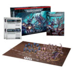 WARHAMMER 40,000: CAJA DE INICIO (ESPAÑOL). En el despiadado universo del lejano futuro solo hay guerra. En los dispersos mundos del Imperium de la Humanidad, en la galaxia asediada por tormentas disformes y conflicto sin fin, los ejércitos de la humanidad luchan por sobrevivir. El Imperium está al borde de la aniquilación tras la aparición de las flotas colmena Tiránidas procedentes del frío vacío interestelar. Los Marines Espaciales son la última línea de defensa entre esta voraz amenaza alienígena y los atribulados mundos del reino imperial. Sumérgete en el 41.º Milenio con la Caja de inicio definitiva de Warhammer 40,000, la cual te trae una experiencia introductoria completa con un montón de miniaturas, un campo de batalla sobre el que luchar, manuales de instrucciones y todos los dados que necesitas para jugar tus primeras partidas. Elige entre los superhumanos Marines Espaciales o los enjambres Tiránidos, pásale la vara de mando del otro ejército a un colega o familiar y combate durante horas de apasionante entretenimiento. No hay mejor manera de dar tus primeros pasos en el fascinante mundo de Warhammer 40,000. Esta caja es además también ideal para expandir tus colecciones ya existentes.