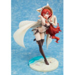 ERIS BOREAS GREYRAT SWIMSUIT MUSHOKU TENSEI: JOBLESS REINCARNATION ESTATUA 1/7. En Mushoku Tensei: Jobless Reincarnation, Eris Boreas Greyrat es una joven noble fogosa con un temperamento explosivo. Como heredera de una familia prestigiosa, creció rodeada de privilegios, pero también de una disciplina estricta, hasta que su camino cambió drásticamente tras conocer a Rudeus. Personaje clave de la historia, evoluciona de ser una niña malcriada y de mal genio a convertirse en una joven decidida y más madura. Su trayectoria refleja tanto su fuerte voluntad como su sensibilidad oculta bajo una apariencia dura. Su complicada relación con Rudeus y su implacable entrenamiento ponen de relieve su deseo de hacerse más fuerte. La figura la representa con un bañador oscuro de dos piezas con sutiles detalles de lazos y un short a juego. Lleva una gran capa blanca con capucha y orejas estilizadas de gato, que contrastan maravillosamente con su largo cabello rojo ondulado. Sus medias negras hasta los muslos resaltan la elegancia de su silueta. La pose dinámica y la expresión de sorpresa capturan a la perfección su energía y espontaneidad. Fabricada en PVC a escala 1/7, esta figura mide unos 25 centímetros de altura y descansa sobre una base con temática playera con arena esculpida, conchas marinas y detalles de suaves olas. El contraste de texturas entre la tela de la capa, su detallado cabello y el brillante bañador realza el realismo de la pieza.