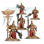 CUSTODIAN WARDENS WARHAMMER 40,000. Los Adeptus Custodes son una fuerza gloriosa y muy admirada. En los primeros días del Imperium marcharon a la guerra junto al propio Emperador, presentando un espectáculo digno de la majestad del Maestro de la Humanidad. Al igual que sus armas y armaduras siempre se han fabricado para reflejar su gloria marcial, también es así con los orgullosos estandartes conocidos como vexillas, que algunos de los Custodians más veteranos llevan a la guerra. Pocas compañías escudo marchan a la guerra sin vexillas ondeando sobre ellas. Este kit de plástico multicomponente contiene las piezas necesarias para montar un Vexilus Praetor de los Custodian Wardens. Va ataviado con una espectacular servoarmadura de auramita de excelente manufactura, cubierta de simbología del Emperador esculpida, águilas Imperiales, relámpagos, gemas y filigranas. Va armado con un hacha de castellano o una lanza de guardián, pero lo que más destaca es su enorme vexilla ornamentado. Este tiene casi el doble de la altura del propio praetor (sin contar el penacho del casco), y es sin duda una visión inspiradora, mostrando una gran águila bicéfala con gemas, púas y cuerdas con pesadas borlas. Además del Vexilus Praetor, este kit permite montar a 4 Custodian Wardens, o 3 Custodian Wardens y un Shield-Captain. Los Custodian Wardens también pueden armarse con hacha de castellano o lanza de guardián. El Shield-Captain tienen sus propias hombreras, placas de los muslos, penacho y daga misericordia, además de las opciones normales de armamento.