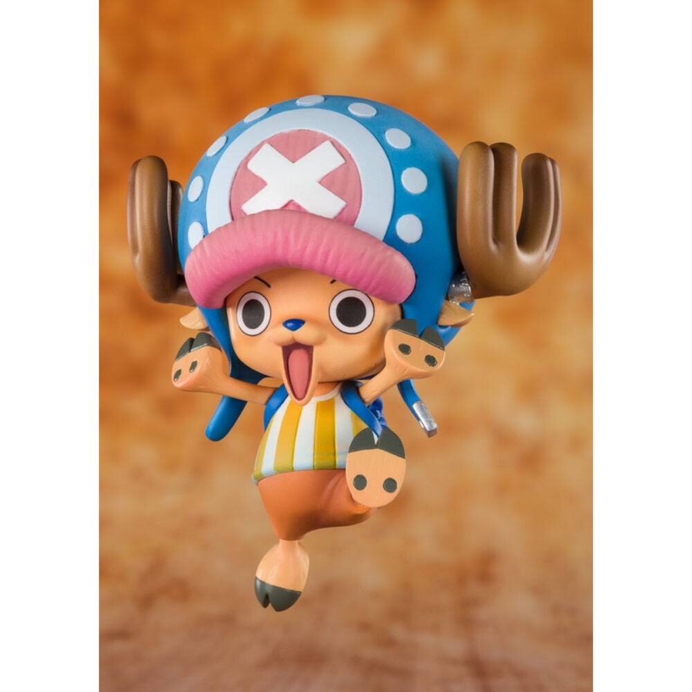 Chopper cotton candy lover one piece figuarts zero.  tony tony chopper, médico del sombrero de paja y mascota adorada de la tripulación, encarna la ternura y el coraje que caracterizan a one piece. Siempre dispuesto a ayudar a sus amigos, este pequeño reno de curiosidad desbordante esconde una fuerza y una determinación a la altura de los piratas más grandes. Esta figura figuartszero rinde homenaje a su cariñoso apodo de cotton candy lover con una puesta en escena alegre y llena de vida. Chopper aparece saltando, con los brazos abiertos y una sonrisa radiante, en una postura que irradia buen humor. Su gran sombrero azul con una cruz blanca y su hocico redondo son inmediatamente reconocibles. Los colores pastel (azul, rosa y beige) refuerzan la suavidad del conjunto. Su traje a rayas amarillas y blancas, combinado con sus pantalones cortos naranjas, está pintado con cuidado y precisión. Los acabados mates y los sutiles sombreados resaltan la redondez y la ligereza del personaje. Con sus 7 cm de altura, esta figura de pvc captura a la perfección el espíritu entrañable de chopper en un formato compacto y luminoso. Imprescindible para cualquier coleccionista de one piece o fan del médico pirata más entrañable.