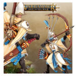 LUMINETH REALM-LORDS VANARI AURALAN SENTINELS WARHAMMER AGE OF SIGMAR. Maestros arqueros, los Auralan Sentinels empuñan arcos aelven complejos que disparan flechas rectas y niveladas o flechas altas en el aire para curvarse hacia enemigos distantes. Cuando su High Sentinel canaliza el poder en las puntas de sus flechas, son aún más letales. Los Auralan Sentinels son una excelente unidad a distancia en tu ejército de Señores del Reino Lumineth, capaces de bombardear a enemigos a larga distancia con descargas de flechas. Mejorados con poder mágico, acabarán incluso con enemigos fuertemente blindados. Entretanto, el Farol de halcón adivinador de la unidad se asegura de que nadie puede esconderse de sus ataques. Con este kit puedes montar 10 Auralan Sentinels, en una variedad de diseños intercambiables y personalizables. Gracias a una selección de arcos, carcaj y más opciones, podrás asegurarte de que incluso la línea de arqueros más grande se vea distinta. Este kit también contiene las opciones para montar un Auralan Sentinel como High Sentinel con un Farol de halcón adivinador. Estas miniaturas se suministran sin pintar y requieren montaje. Recomendamos usar pegamento para plástico Citadel y pinturas Citadel Colour.