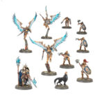 AGE OF SIGMAR: CAJA DE INICIO (ESPAÑOL). La Era de Sigmar es una era de guerra sin fin. Durante siglos, los formidables Forjados en la Tormenta han luchado contra las fuerzas del mal. Ahora se enfrentan a su momento más oscuro, con las malvadas hordas de los Skaven amenazando con destruir los Reinos Mortales. Este set es ideal para empezar con Warhammer Age of Sigmar, un apasionante universo de fantasía del que puedes formar parte coleccionando ejércitos, pintándolos y combatiendo con tus amistades. El manual de 64 páginas contiene todo lo que necesitas para empezar con todos los aspectos de este emocionante hobby; aprenderás a montar y pintar tus miniaturas, descubrir el universo al que pertenecen y disputar con ellas tus primeras batallas.