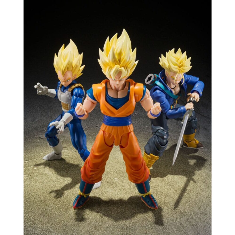 Super saiyan vegeta dangerous pride dragon ball z sh figuarts.  de la línea s. H. Figuarts llega vegeta super saiyan de dragon ball z, con su atuendo de la saga cell y realizado con un esculpido completamente nuevo. Cada detalle, desde las proporciones y el volumen del cabello hasta las expresiones faciales, ha sido cuidadosamente diseñado para reflejar el estilo de animación de la época. Este lanzamiento incorpora el sistema de articulación perfeccionado desarrollado para la serie s. H. Figuarts dragon ball, incluyendo el nuevo «dynamic-movable shoulder system» (patente en trámite), que permite poses más dinámicas y naturales. Con esta nueva estructura, la presencia de vegeta como orgulloso super saiyan queda plenamente representada.