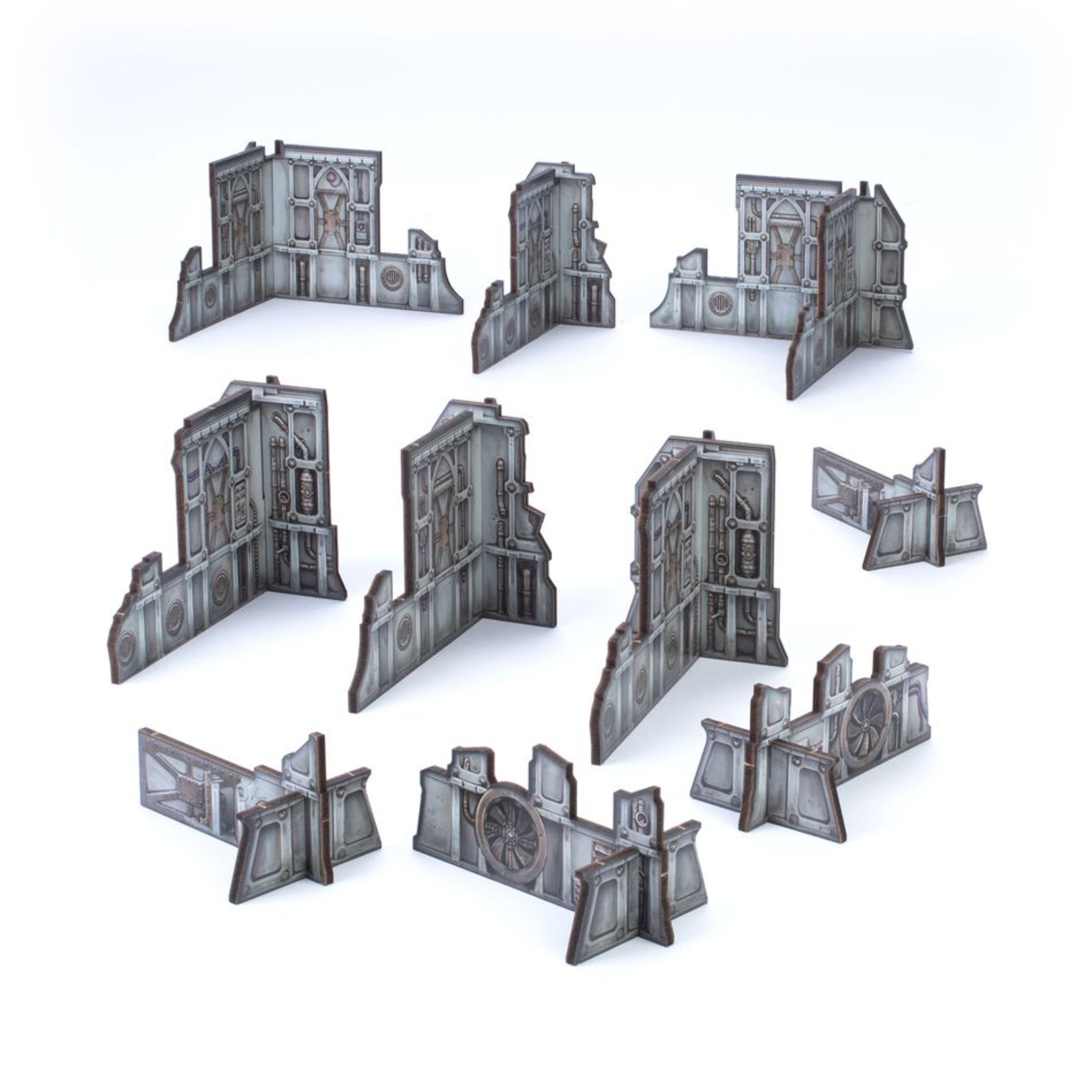 KILL TEAM: CAJA DE INICIO (ESPAÑOL) Kill team: caja de inicio (español). En el despiadado universo del lejano futuro, los proyectiles explosivos silban en el aire, las espadas sierra se revolucionan ávidas de sangre y los pies blindados golpean contra un suelo accidentado. Aquí y ahora, la batalla depende de la temeridad de un simple puñado de guerreros. ¿tienes lo que se necesita para comandarlos y llevarlos a la victoria? Kill team es un juego de mesa lleno de acción con intensas escaramuzas ambientadas en el 41. º milenio, el telón de fondo de warhammer 40,000. Esta caja de inicio contiene todo lo que dos jugadores necesitan para dar sus primeros pasos en kill team. Contiene dos comandos completos: los sobrehumanos marines espaciales de los ángeles de la muerte y sus corruptos homólogos, los infectos marines de plaga de la guardia de la muerte. Además, contiene todas las demás herramientas y accesorios que necesitas y una serie de escenarios introductorios para que te familiarices con los conceptos básicos de las batallas tácticas ultrarrápidas. También trae tres láminas de terreno fabricadas en madera fdm con ilustraciones impresas: solo hay que encajarlas, sin necesidad de pegamento ni pintura, y se desmontan de nuevo fácilmente para guardarlas. Toda la caja se ha diseñado para montarse y estar lista para jugar en tan solo 30 minutos.