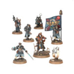 ASTRA MILITARUM KRIEG COMMAND SQUAD WARHAMMER 40,000. Las Escuadras de Mando de Krieg están dirigidas por representantes del Officio Prefectus, normalmente un comisario de alto rango asistido por un séquito de veteranos y oficiales subalternos. Lideran sus tropas desde primera línea y con frecuencia los encontrarás en los combates más intensos. Con este kit multicomponente de plástico puedes montar una Escuadra de Mando de Krieg para incluirlo en tus ejércitos del Astra Militarum en partidas de Warhammer 40,000. La unidad está compuesta por un Lord Comisario, cinco Guardias Veteranos y un servoescriba; una importante incorporación de especialistas para tu fuerza. El Lord Comisario puede equiparse con una pistola de plasma o un látigo en su brazo derecho, y con un puño de energía o una espada de energía envainada y señalando con su otro brazo. También puedes montar a uno de los guardias veteranos de tu unidad con una pistola láser, una pistola bólter o una pistola de plasma en la mano derecha, y con una espada sierra, arma de energía o garrote de trinchera en la izquierda. Otro guardia puede equiparse con un bólter, un rifle de plasma, un rifle de fusión o un lanzagranadas, y elegir entre dos accesorios opcionales para llevar en la mochila: granadas o munición para el lanzagranadas. Los otros guardias llevan el estandarte del regimiento, el vocomaestro y los contraagentes alquímicos, respectivamente. También hay una gama de accesorios estéticos, como palas, para decorar aún más tus miniaturas. El kit contiene 81 piezas de plástico, 6 peanas redondas Citadel de 25 mm y 1 peana redonda Citadel de 32 mm. También incluye una hoja con 803 calcomanías al agua de los Korps de la Muerte de Krieg para personalizar tus miniaturas. Las miniaturas se proporcionan sin montar ni pintar. Recomendamos usar pegamento para plástico Citadel y pinturas Citadel Colour.