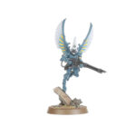 AELDARI SWOOPING HAWKS WARHAMMER 40,000. Los Halcones Cazadores son guerreros alados que representan el lado vengativo de Khaine, el dios de la guerra. Son maestros de la guerra de hostigamiento, perfectos para desbaratar contraataques enemigos o eliminar formaciones vulnerables. Con este kit multicomponente de plástico puedes montar cinco miniaturas de Halcones Cazadores, unos guerreros aéreos sumamente ágiles para usar en ejércitos Aeldari en partidas de Warhammer 40,000. Lánzate en picado y elimina unidades enemigas vulnerables con estos guerreros alados de élite. Un miembro de la escuadra puede montarse como un Exarca de los Halcones Cazadores con una de las siguientes opciones de armas: una pistola solar y una espada de energía, una garra de halcón, un láser de asalto de Exarca o un láser multitubo. Hay varias opciones de cabeza para los Halcones Cazadores, con y sin casco, para personalizar aún más tu escuadra. El kit también contiene una ficha de Santuario de Senda de los Halcones Cazadores. El kit contiene 81 piezas de plástico, 5 peanas redondas Citadel de 32 mm y 1 peana redonda Citadel de 25 mm. Este set también incluye una hoja con 378 calcomanías al agua de los Aeldari para personalizar tus miniaturas. Las miniaturas se proporcionan sin montar ni pintar. Recomendamos usar pegamento para plástico Citadel y pinturas Citadel Colour.