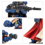 KILL TEAM: CAJA DE INICIO (ESPAÑOL). En el despiadado universo del lejano futuro, los proyectiles explosivos silban en el aire, las espadas sierra se revolucionan ávidas de sangre y los pies blindados golpean contra un suelo accidentado. Aquí y ahora, la batalla depende de la temeridad de un simple puñado de guerreros. ¿Tienes lo que se necesita para comandarlos y llevarlos a la victoria? Kill Team es un juego de mesa lleno de acción con intensas escaramuzas ambientadas en el 41.º Milenio, el telón de fondo de Warhammer 40,000. Esta caja de inicio contiene todo lo que dos jugadores necesitan para dar sus primeros pasos en Kill Team. Contiene dos comandos completos: los sobrehumanos Marines Espaciales de los Ángeles de la Muerte y sus corruptos homólogos, los infectos Marines de Plaga de la Guardia de la Muerte. Además, contiene todas las demás herramientas y accesorios que necesitas y una serie de escenarios introductorios para que te familiarices con los conceptos básicos de las batallas tácticas ultrarrápidas. También trae tres láminas de terreno fabricadas en madera FDM con ilustraciones impresas: solo hay que encajarlas, sin necesidad de pegamento ni pintura, y se desmontan de nuevo fácilmente para guardarlas. Toda la caja se ha diseñado para montarse y estar lista para jugar en tan solo 30 minutos.