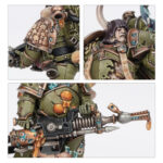 KILL TEAM: CAJA DE INICIO (ESPAÑOL). En el despiadado universo del lejano futuro, los proyectiles explosivos silban en el aire, las espadas sierra se revolucionan ávidas de sangre y los pies blindados golpean contra un suelo accidentado. Aquí y ahora, la batalla depende de la temeridad de un simple puñado de guerreros. ¿Tienes lo que se necesita para comandarlos y llevarlos a la victoria? Kill Team es un juego de mesa lleno de acción con intensas escaramuzas ambientadas en el 41.º Milenio, el telón de fondo de Warhammer 40,000. Esta caja de inicio contiene todo lo que dos jugadores necesitan para dar sus primeros pasos en Kill Team. Contiene dos comandos completos: los sobrehumanos Marines Espaciales de los Ángeles de la Muerte y sus corruptos homólogos, los infectos Marines de Plaga de la Guardia de la Muerte. Además, contiene todas las demás herramientas y accesorios que necesitas y una serie de escenarios introductorios para que te familiarices con los conceptos básicos de las batallas tácticas ultrarrápidas. También trae tres láminas de terreno fabricadas en madera FDM con ilustraciones impresas: solo hay que encajarlas, sin necesidad de pegamento ni pintura, y se desmontan de nuevo fácilmente para guardarlas. Toda la caja se ha diseñado para montarse y estar lista para jugar en tan solo 30 minutos.
