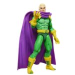 MYSTERIO SPIDER-MAN: THE ANIMATED SERIES MARVEL LEGENDS SERIES. Hasbro presenta, dentro de la colección Marvel Legends Series, esta figura articulada de Mysterio inspirada en su apariencia en la serie "Spider-Man: The Animated Series". Mide aproximadamente 15 cm. y sus articulaciones permiten recrear poses dinámicas para su exhibición. Cuenta con un diseño premium, fiel a su aspecto en la serie de animación. Incluye 1x cabeza alternativa sin casco con el rostro de Quentin Beck, 2x manos adicionales y 3x piezas de efectos visuales (2 espirales de humo y 1 de calavera). Se presenta en un blíster estilo retro con ilustraciones. UNIDADES LIMITADAS.