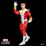 STARFOX & CHAMPION OF THE UNIVERSE MARVEL LEGENDS SERIES. Hasbro suma a la colección Marvel Legends Series este pack de dos figuras articuladas de Starfox (también conocido como Eros) y de Champion of the Universe (Campeón del Universo en España), inspirados en su apariencia en los cómics de "Marvel". Miden 15 cm, cuentan con más de 20 puntos de articulación y un detallado diseño premium fiel a los personajes. El set incluye como accesorios 2x manos alternativas para Starfox y otras 2x manos adicionales para Champion of the Universe. Se presentan en una caja con ventana ideal para exhibición. UNIDADES LIMITADAS.