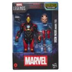 IRON MAN (MARK 72) MARVEL LEGENDS SERIES (EXECUTIONER BAF). Hasbro presenta dentro de la colección Marvel Legends Series la figura articulada de Iron Man, con su armadura modelo Mark 72 que Tony Stark creo a partir del cadáver de un Celestial en los comics de Marvel. Mide 15 cm e incluye 2x manos alternativas, 2x piezas para las muñecas, 2x efectos de repulsor, además de 1x cabeza y 1x hacha de una figura adicional. Colecciona el resto de personajes de esta serie para conseguir todas las piezas necesarias para montar la figura de Executioner. Todo se presenta en una caja con ventana. UNIDADES LIMITADAS.