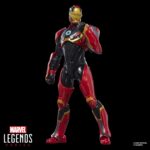 IRON MAN (MARK 72) MARVEL LEGENDS SERIES (EXECUTIONER BAF). Hasbro presenta dentro de la colección Marvel Legends Series la figura articulada de Iron Man, con su armadura modelo Mark 72 que Tony Stark creo a partir del cadáver de un Celestial en los comics de Marvel. Mide 15 cm e incluye 2x manos alternativas, 2x piezas para las muñecas, 2x efectos de repulsor, además de 1x cabeza y 1x hacha de una figura adicional. Colecciona el resto de personajes de esta serie para conseguir todas las piezas necesarias para montar la figura de Executioner. Todo se presenta en una caja con ventana. UNIDADES LIMITADAS.