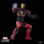 IRON MAN (MARK 72) MARVEL LEGENDS SERIES (EXECUTIONER BAF). Hasbro presenta dentro de la colección Marvel Legends Series la figura articulada de Iron Man, con su armadura modelo Mark 72 que Tony Stark creo a partir del cadáver de un Celestial en los comics de Marvel. Mide 15 cm e incluye 2x manos alternativas, 2x piezas para las muñecas, 2x efectos de repulsor, además de 1x cabeza y 1x hacha de una figura adicional. Colecciona el resto de personajes de esta serie para conseguir todas las piezas necesarias para montar la figura de Executioner. Todo se presenta en una caja con ventana. UNIDADES LIMITADAS.