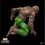 WEREWOLF BY NIGHT MARVEL LEGENDS SERIES (EXECUTIONER BAF). Hasbro lanza dentro de su colección Marvel Legends Series la figura de Jack Russell transformado en hombre lobo al exponerse a la luna llena como ocurre en los comics de Marvel. Esta figura articulada de 15 cm está acompañada por 1x brazo izquierdo y 1x mano alternativa de una figura adicional. Colecciona el resto de personajes de esta serie para conseguir todas las piezas necesarias para montar la figura de Executioner. Todo se presenta en una caja con ventana.  UNIDADES LIMITADAS.