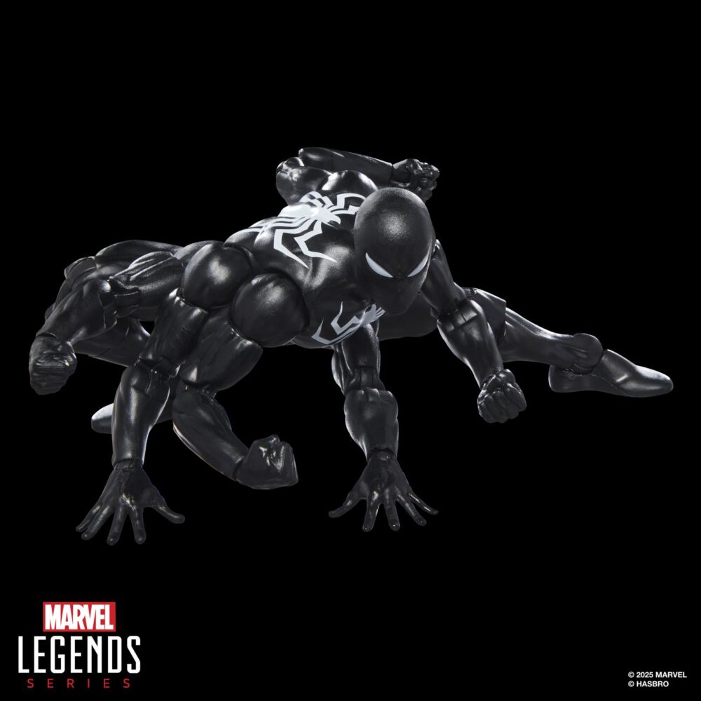 Dark avengers spider-man marvel legends series (executioner baf). Hasbro lanza dentro de la colección marvel legends series la figura de ai apaec como el spider-man que forma parte de los "dark avengers" ("vengadores oscuros" en españa) de marvel comics. Mide 15 cm y cuenta de más de 20 puntos de articulación con sus característicos 6 brazos, lo que permite crear poses dinámicas. Incluye 1x cabeza alternativa y 1x par de manos, además de 1x pierna de una figura adicional. Colecciona el resto de personajes de esta serie para conseguir todas las piezas necesarias para montar la figura de executioner. Todo se presenta en una caja con ventana. Unidades limitadas.
