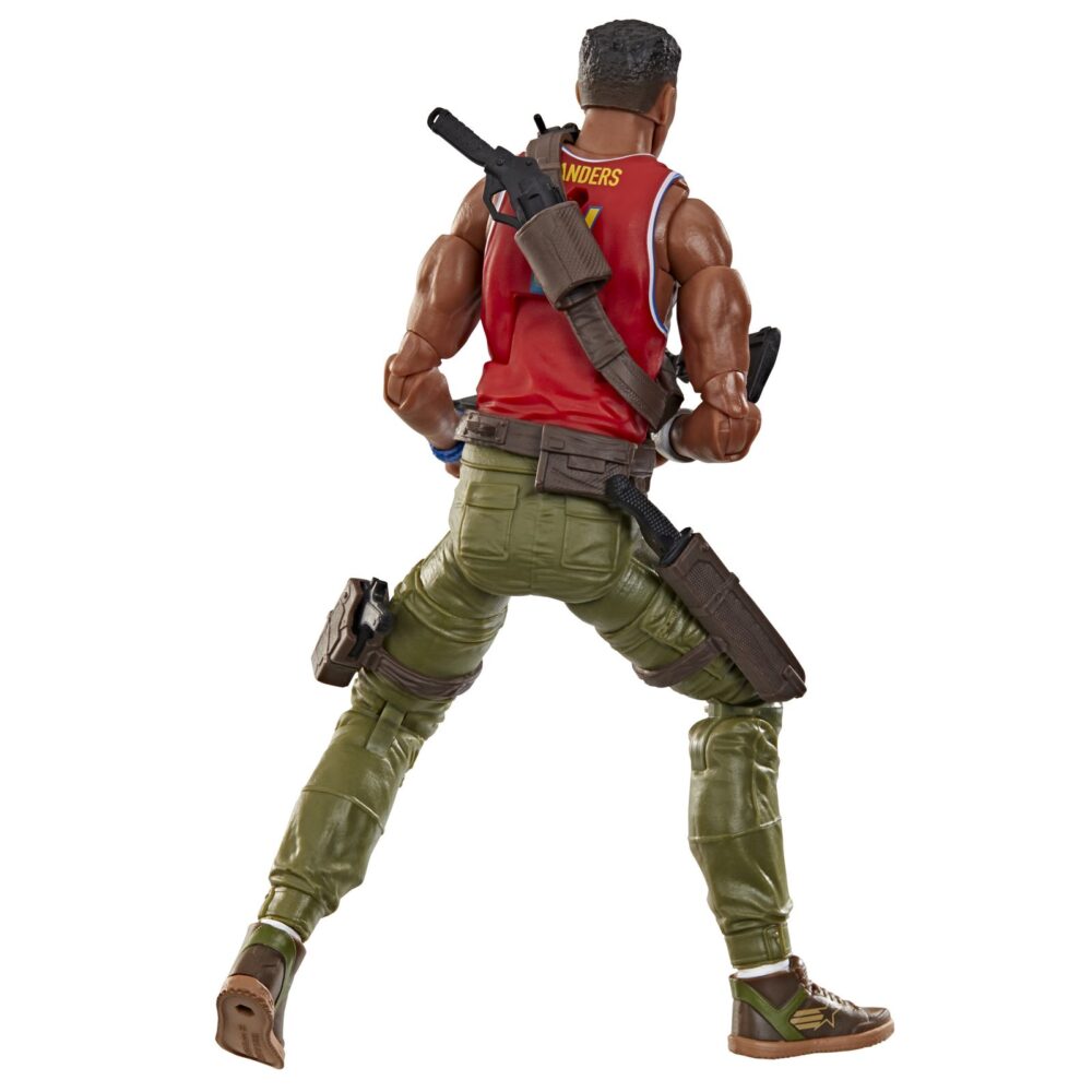 Bradley big lob sanders g. I. Joe classified series. Hasbro añade a su colección g. I. Joe classified series la figura nº 189 correspondiente a bradley “big lob” sanders, el carismático granadero del equipo g. I. Joe, conocido por su fuerza y puntería excepcionales. Mide 15 cm e incluye 1x mano alternativa, 1x mano con balón de baloncesto, 1x cuchillo, 1x granada de mano, 1x lanzagranadas “alley-oop”, 1x rifle “fadeaway” y 1x pistola. La figura cuenta con detalles premium y articulaciones que permiten reproducir poses dinámicas. Se presenta en una caja con ventana. Unidades limitadas.
