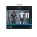 PURGE TROOPER & PATROL TROOPER BLACK SERIES STAR WARS. Hasbro presenta dentro de la colección The Black Series este pack de dos figuras de Purge Trooper y Patrol Trooper, inspirado en el videojuego "Star Wars Jedi: Survivor". Ambas figuras miden 15 cm de alto y reproducen con precisión el diseño de los personajes imperiales. El set incluye: 2x blásteres, 1x escudo antidisturbios y 1x bastón eléctrico con efecto extraíble. Las figuras presentan un modelado actualizado, articulaciones completas y acabados premium ideales para exposición. Se presentan en una caja con ventana con diseño ilustrado. UNIDADES LIMITADAS.