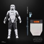 PURGE TROOPER & PATROL TROOPER BLACK SERIES STAR WARS. Hasbro presenta dentro de la colección The Black Series este pack de dos figuras de Purge Trooper y Patrol Trooper, inspirado en el videojuego "Star Wars Jedi: Survivor". Ambas figuras miden 15 cm de alto y reproducen con precisión el diseño de los personajes imperiales. El set incluye: 2x blásteres, 1x escudo antidisturbios y 1x bastón eléctrico con efecto extraíble. Las figuras presentan un modelado actualizado, articulaciones completas y acabados premium ideales para exposición. Se presentan en una caja con ventana con diseño ilustrado. UNIDADES LIMITADAS.