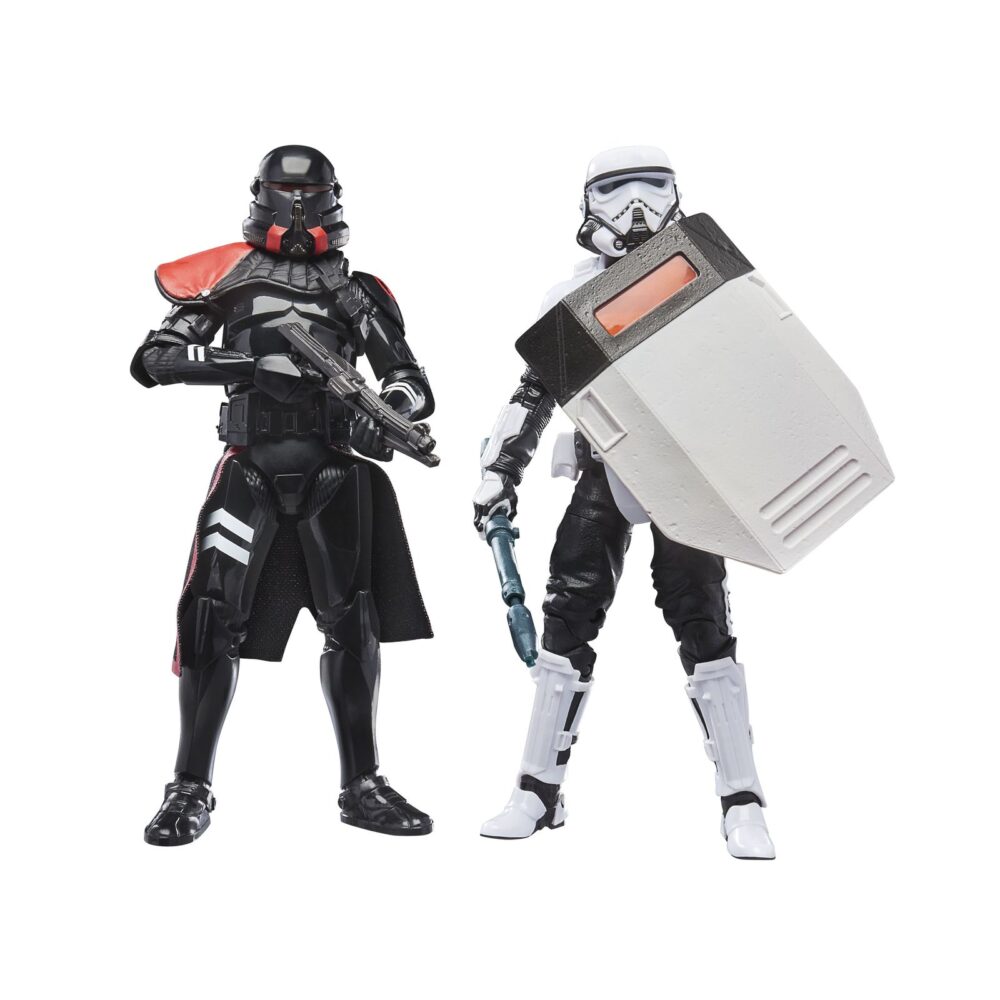 PURGE TROOPER & PATROL TROOPER BLACK SERIES STAR WARS. Hasbro presenta dentro de la colección The Black Series este pack de dos figuras de Purge Trooper y Patrol Trooper, inspirado en el videojuego "Star Wars Jedi: Survivor". Ambas figuras miden 15 cm de alto y reproducen con precisión el diseño de los personajes imperiales. El set incluye: 2x blásteres, 1x escudo antidisturbios y 1x bastón eléctrico con efecto extraíble. Las figuras presentan un modelado actualizado, articulaciones completas y acabados premium ideales para exposición. Se presentan en una caja con ventana con diseño ilustrado. UNIDADES LIMITADAS.