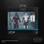 PURGE TROOPER & PATROL TROOPER BLACK SERIES STAR WARS. Hasbro presenta dentro de la colección The Black Series este pack de dos figuras de Purge Trooper y Patrol Trooper, inspirado en el videojuego "Star Wars Jedi: Survivor". Ambas figuras miden 15 cm de alto y reproducen con precisión el diseño de los personajes imperiales. El set incluye: 2x blásteres, 1x escudo antidisturbios y 1x bastón eléctrico con efecto extraíble. Las figuras presentan un modelado actualizado, articulaciones completas y acabados premium ideales para exposición. Se presentan en una caja con ventana con diseño ilustrado. UNIDADES LIMITADAS.