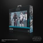 PURGE TROOPER & PATROL TROOPER BLACK SERIES STAR WARS. Hasbro presenta dentro de la colección The Black Series este pack de dos figuras de Purge Trooper y Patrol Trooper, inspirado en el videojuego "Star Wars Jedi: Survivor". Ambas figuras miden 15 cm de alto y reproducen con precisión el diseño de los personajes imperiales. El set incluye: 2x blásteres, 1x escudo antidisturbios y 1x bastón eléctrico con efecto extraíble. Las figuras presentan un modelado actualizado, articulaciones completas y acabados premium ideales para exposición. Se presentan en una caja con ventana con diseño ilustrado. UNIDADES LIMITADAS.