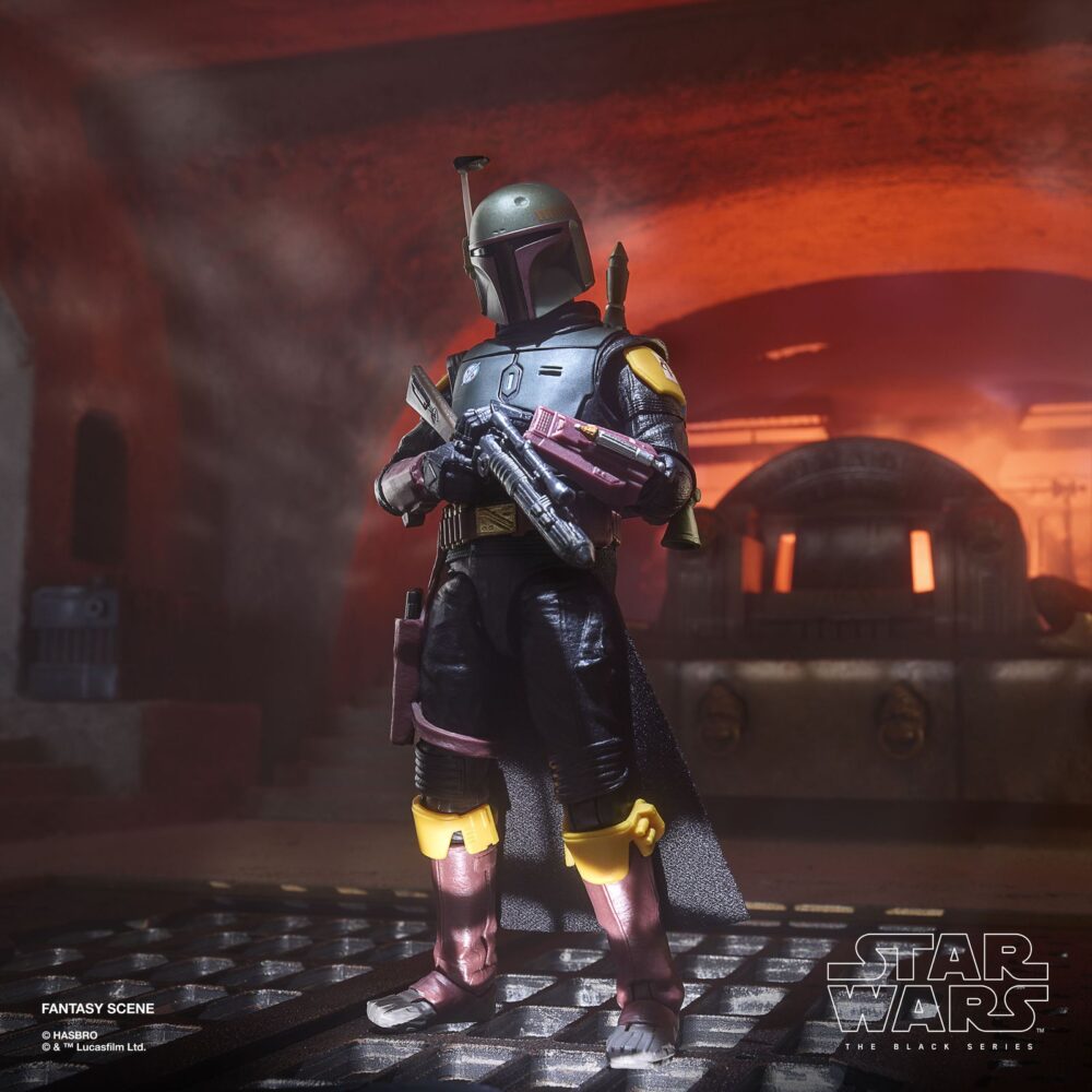 Boba fett (the book of boba fett) black series star wars. Hasbro añade a su colección the black series la figura premium de boba fett, basada en su aparición en la serie de disney+ "star wars: the book of boba fett" ("star wars: el libro de boba fett" en españa). Esta figura de 15 cm destaca por su sus detalles realistas y múltiples puntos de articulación. Incluye 1x casco extraíble, 1x bláster, 1x rifle láser y 1x mochila-propulsora con cohete desmontable. Presenta una capa de tela y un diseño inspirado en su emblemática armadura mandaloriana. Se presenta en una caja con ventana ilustrada.   unidades limitadas.
