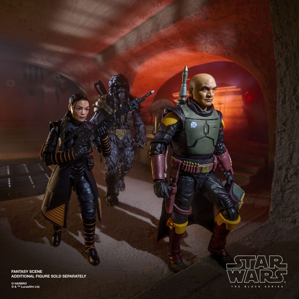Boba fett (the book of boba fett) black series star wars. Hasbro añade a su colección the black series la figura premium de boba fett, basada en su aparición en la serie de disney+ "star wars: the book of boba fett" ("star wars: el libro de boba fett" en españa). Esta figura de 15 cm destaca por su sus detalles realistas y múltiples puntos de articulación. Incluye 1x casco extraíble, 1x bláster, 1x rifle láser y 1x mochila-propulsora con cohete desmontable. Presenta una capa de tela y un diseño inspirado en su emblemática armadura mandaloriana. Se presenta en una caja con ventana ilustrada.   unidades limitadas.