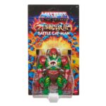 BATTLE CAT MASTERS DEL UNIVERSO X THUNDERCATS ORIGINS. Después de la destrucción de Thundera, Battle Cat-Man se estrelló en Third Eternia y ahora protege con orgullo su mundo adoptivo. Masters of the Universe y ThunderCats, dos icónicas marcas de figuras de acción de los 80, se unen para dar vida a una emocionante y nostálgica colaboración. Los personajes clave de ThunderCats se reinterpretan al estilo eterniano, y los de Masters of the Universe se interpretan al estilo de ThunderCats. Estos juguetes MOTU Origins, a escala de 14 cm, cuentan con 16 puntos de articulación y detalles de lujo con armadura, accesorios y partes modulares. Incluye un minicómic crossover para contextualizar la historia. Estos juguetes son imprescindibles para los fans nostálgicos de ThunderCats y MOTU. Cada figura se vende por separado y está sujeta a disponibilidad. Los colores y la decoración pueden variar.