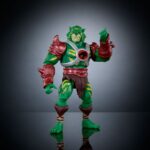 BATTLE CAT MASTERS DEL UNIVERSO X THUNDERCATS ORIGINS. Después de la destrucción de Thundera, Battle Cat-Man se estrelló en Third Eternia y ahora protege con orgullo su mundo adoptivo. Masters of the Universe y ThunderCats, dos icónicas marcas de figuras de acción de los 80, se unen para dar vida a una emocionante y nostálgica colaboración. Los personajes clave de ThunderCats se reinterpretan al estilo eterniano, y los de Masters of the Universe se interpretan al estilo de ThunderCats. Estos juguetes MOTU Origins, a escala de 14 cm, cuentan con 16 puntos de articulación y detalles de lujo con armadura, accesorios y partes modulares. Incluye un minicómic crossover para contextualizar la historia. Estos juguetes son imprescindibles para los fans nostálgicos de ThunderCats y MOTU. Cada figura se vende por separado y está sujeta a disponibilidad. Los colores y la decoración pueden variar.