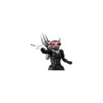 BLACK MANTA (AQUAMAN AND THE LOST KINGDOM) DC COMICS MAFEX. Black Manta, una presencia temible en el universo de Aquaman, es uno de los villanos más implacables de DC Comics. Impulsado por la venganza y su brillantez táctica, es una amenaza constante para el rey de Atlantis. Medicom Toy le da vida en esta figura MAFEX altamente detallada y totalmente articulada, elegante, amenazante y lista para la batalla. Con una altura aproximada de 16 cm, esta figura captura el aspecto de Black Manta en Aquaman and the Lost Kingdom con una precisión asombrosa. Su futurista armadura negra presenta contornos afilados, acabados mixtos y una silueta poderosa. El icónico casco de ojos rojos es extraíble, revelando la intensa escultura facial que hay debajo, perfectamente modelada a partir de la representación cinematográfica del personaje. La figura incluye una amplia gama de accesorios: manos intercambiables, su característica arma de doble hoja, un arpón y un casco alternativo con efectos especiales. Gracias al sistema de articulación premium de MAFEX, puedes recrear intensas peleas submarinas o poses cinematográficas con facilidad. Tanto si eres un fan incondicional del DCEU como un coleccionista de figuras de alta gama, este Black Manta ofrece un impacto visual y una posabilidad de primer nivel. Es imprescindible en cualquier colección seria de DC: los villanos nunca habían tenido tan buen aspecto.