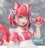 AKAMI KARUBI VTUBER ESTATUA PVC PM PERCHING. Rebosante de energía felina y encanto juguetón, Akami Karubi regresa en esta animada figura de PVC de 14 cm de la línea PM de SEGA. Arrodillada, con ambas patas de gato levantadas y una amplia sonrisa, parece lista para saltar a tu corazón... o a tu estantería. Su vibrante traje de sirvienta rosa presenta detalles de huellas de patas, combinados con cintas turquesas, una cola esponjosa y guantes de gato a juego. La escultura captura su movimiento con detalles fluidos en la falda y el pelo, lo que le da a la figura una sensación de movimiento y espontaneidad. La expresión alegre y la pose hacia arriba contrastan muy bien con su versión más relajada, ofreciendo una faceta diferente de su personalidad. Perfecta para los coleccionistas que quieren inyectar una dosis de picardía kawaii a su colección, esta versión de Akami Karubi destaca por ser enérgica, brillante e innegablemente adorable.