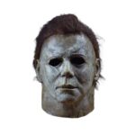 MICHAEL MYERS MASK HALLOWEEN (2018). ¡Trick or Treat Studios se enorgullece de presentar la máscara de Michael Myers con licencia oficial de la película Halloween 2018! Esta máscara viene directamente del maestro de la película, es una réplica exacta de la máscara que lleva Michael Myers en Halloween 2018. Máscara de látex con pelo sintético, talla única. Modelo con licencia oficial.