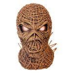 IRON MAIDEN MÁSCARA EDDIE THE WICKERMAN MASK. Trick or Treat Studios se enorgullece de presentar la máscara oficial con licencia de Iron Maiden - The Wicker Man. Esta máscara está basada en la ilustración de Eddie de la canción The Wicker Man del duodécimo álbum de estudio de Iron Maiden, Brave New World. Hazte hoy mismo con la máscara oficial de Iron Maiden The Wicker Man y disfruta al máximo este Halloween. ¡Up the Irons! AÑÁDELO A TU COLECCIÓN: Los entusiastas de las máscaras pueden apreciarlas como obras de arte y añadirlas a su colección, ya sean máscaras de personajes o máscaras coleccionables de películas de terror. MEJORA TU DISFRAZ: Las máscaras pueden añadir un elemento visual impresionante a tu disfraz, creando un nivel adicional de detalle que puede hacer que un conjunto DIY o genérico parezca extraordinario. ROBA EL ESPECTÁCULO: Con una máscara espectacular, serás el centro de atención en cualquier concurso de disfraces, fiesta o reunión embrujada, llamando la atención y cosechando aplausos de admiración. HAGA UNA GRAN ENTRADA: Una máscara llamativa puede crear una entrada espectacular en cualquier fiesta de Halloween o temática, asegurando que todas las miradas se centren en usted. Descripción del producto: La máscara oficial con licencia de Eddie the Wicker Man de la banda de hard rock Iron Maiden. Eddie the Wicker Man es una recreación increíblemente realista basada en la ilustración de Eddie de la canción «The Wicker Man» del duodécimo álbum de Iron Maiden. Cada máscara de látex está diseñada pensando en el realismo, con una intrincada textura de mimbre y ojos ardientes. Se trata de una pieza muy deseable para cualquier fan de Iron Maiden o entusiasta del hard rock. Tanto si la exhibes como si la llevas puesta, seguro que quedarás satisfecho con esta pieza en tu colección. Iron Maiden © 2021 Global Merchandising Services. Todos los derechos reservados.