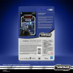 DARTH VADER EMPEROR’S WRATH VINTAGE COLLECTION STAR WARS RETURN OF THE JEDI. asbro presenta dentro su línea The Vintage Collection la figura de Darth Vader inspirada en la apariencia de su personaje cuando es electrocutado por el emperador Palpatine en la película "Star Wars: Return of the Jedi" ("Star Wars: El retorno del Jedi" en España). Mide 9,5 cm e incluye 1x sable de luz rojo, 1x empuñadura no iluminada, 1x antebrazo intercambiable, 1x capa de tela y 2x efectos de fuerza removible. Su embalaje tipo blíster reproduce el estilo clásico de Kenner, con logotipo vintage y numeración para coleccionistas. UNIDADES LIMITADAS.