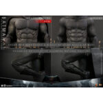 BATMAN VS SUPERMAN EL AMANECER DE LA JUSTICIA 1/6 BATMAN 2.0 HOT TOYS. Sumérgete en el oscuro y cautivador mundo de Gotham con la figura Batman 2.0 de Hot Toys, inspirada en la legendaria película Batman v Superman: El amanecer de la justicia. Esta figura, fiel a la impresionante estética característica de Hot Toys, captura cada detalle del Caballero Oscuro tal y como aparece en la película. La postura dinámica de Batman, listo para enfrentarse a las amenazas, se reproduce con una precisión excepcional, lo que convierte a esta figura en una pieza de colección imprescindible para los fans. El realismo no se queda ahí. Cada elemento del traje, desde el símbolo de Batman en el pecho hasta las botas tácticas, se reproduce con una atención al detalle extraordinaria. La cabeza de Batman está esculpida con una expresión decidida, que captura el espíritu vigilante del justiciero nocturno. Tanto si eres un ávido coleccionista como un fan del épico duelo entre Batman y Superman, la figura Batman 2.0 es una impresionante incorporación a tu colección. Sumérgete en el Universo Cinematográfico de DC con esta apasionante representación del Caballero Oscuro, listo para defender Gotham contra las fuerzas del mal. ¡No pierdas la oportunidad de hacerte con este exclusivo objeto de colección que encarna el poder y el misterio de Batman en El amanecer de la justicia!