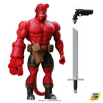 HELLBOY IMMORTAL CHAMPIONS BOSS FIGHT STUDIO. ¡Hellboy, de Mike Mignola, cobra vida en forma de figura de acción retro! Immortal Champions es una nueva fusión de la estética clásica de los juguetes de los años 80 y el estilo moderno. Esta nueva línea combina temas de fantasía y ciencia ficción en una escala de 14 cm para los fans de hoy en día. Hellboy tiene 27 puntos de articulación, cuenta con la atención al detalle característica de Boss Fight Studio e incluye pistola, funda y espada. Perfecto para luchar y/o beber con esqueletos. Empaquetado en blíster.