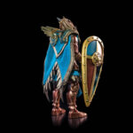 SIR ANDREW MYTHIC LEGIONS ALL STARS. A pesar de su actual reputación como formidable usuario de magia, el piromante conocido como Sir Andrew no siempre fue tan dotado. Después de que un hechizo fallido se cobrara la vida de su familia, el desconsolado joven Andrew fue acogido por Jorund Runeshaper y entrenado para controlar sus considerables poderes en las escuelas de Ophidionn. Buscando la absolución por su mayor error, Sir Andrew finalmente viajó a Eathyross, donde se unió a la Orden. Ahora lidera Los Arrepentidos, una banda de criminales que luchan contra los muertos vivientes para expiar sus errores del pasado. Las llamas de Sir Andrew destruyen tanto a los enemigos muertos vivientes como a sus aliados caídos... porque lo que se convierte en cenizas no puede resucitar.